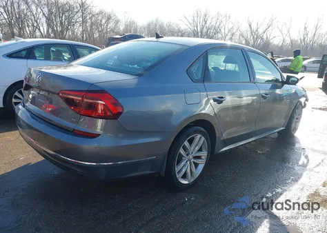 2019 Volkswagen Passat 2.0T Wolfsburg Edition z USA, uszkodzony, nr VIN 1VWLA7A36KC006413
